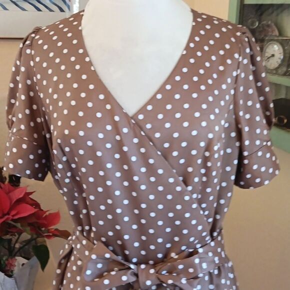 NEW Venus Pretty Woman Dress - Picture 2 of 11